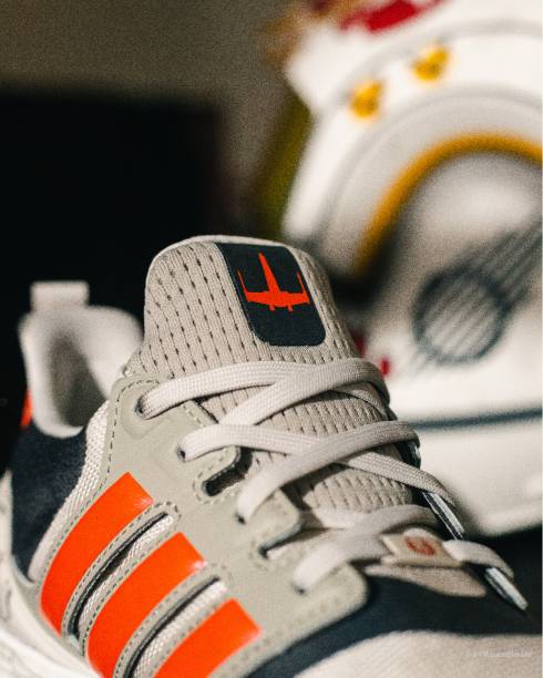 O ultraboost s&l, design e cores com base na nave X-Wing Starfighter