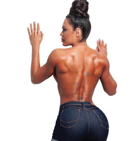 Gracyanne Barbosa posta foto ousada e ganha elogios na internet