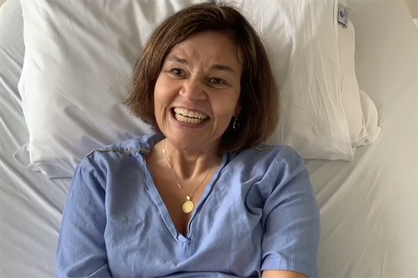 Claudia Rodrigues em vídeo gravado no hospital