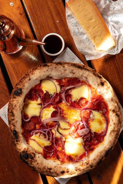 Pizza diavola: com linguiça apimentada Pizza diavola: com linguiça apimentada