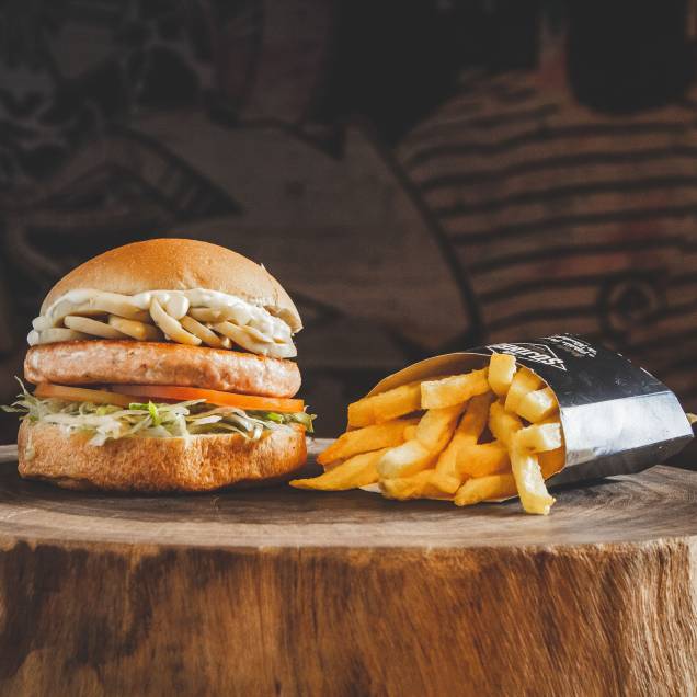 Sanduba de frango: pode ir com fritas Sanduba de frango: pode ir com fritas