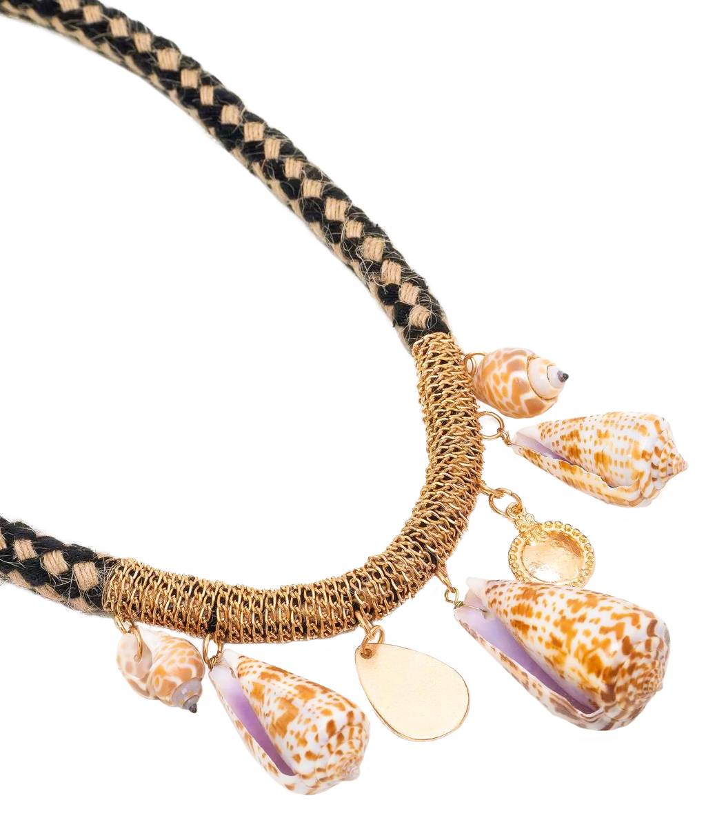 RENNER – MAXI COLAR DE LINHA COM CONCHAS RENNER – MAXI COLAR DE LINHA COM CONCHAS