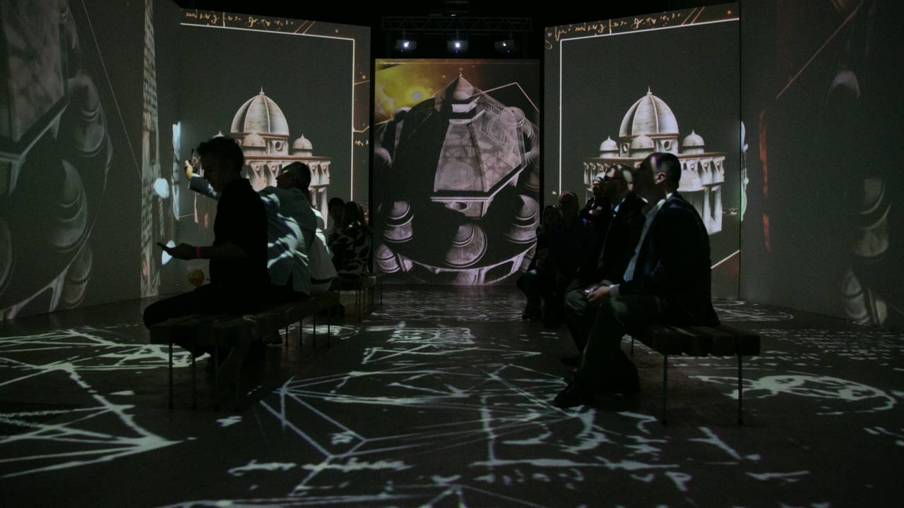 Área imersiva da exposição Da Vinci Experience