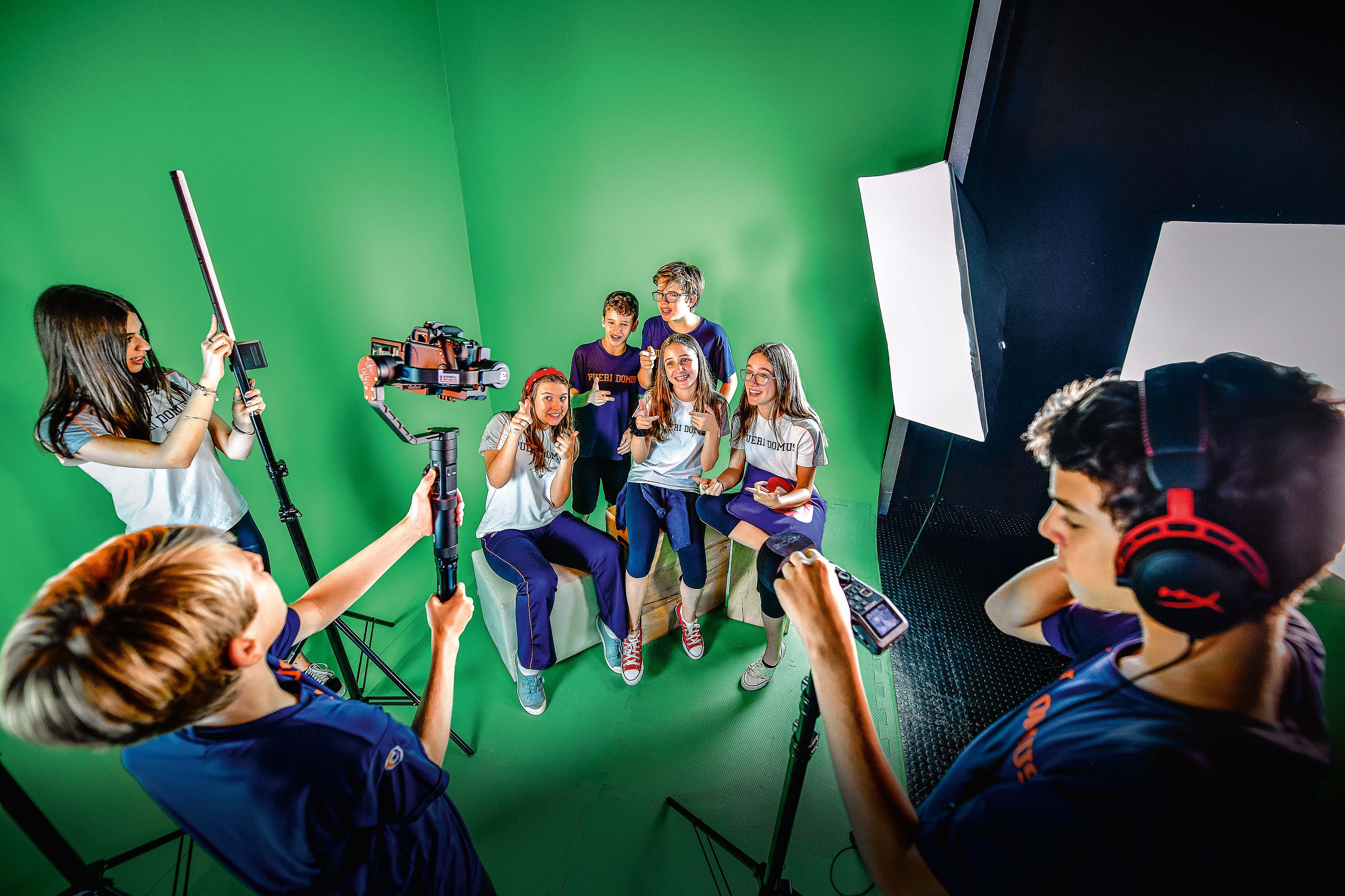 aula youtube Escola Pueri Domus: “letramento digital”, que inclui design de games e filmagem