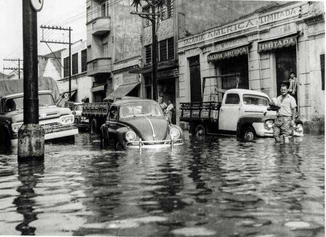 Enchente no centro de  São Paulo.