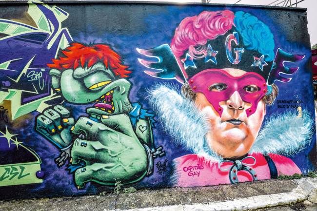 Grafites do Beco do Hulk: diversidade de super heróis