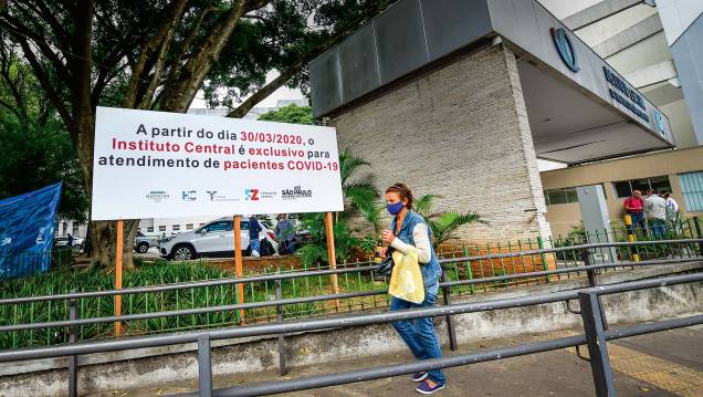 Aviso de isolamento do prédio com 900 leitos: remanejamento de pessoal Aviso de isolamento do prédio com 900 leitos: remanejamento de pessoal