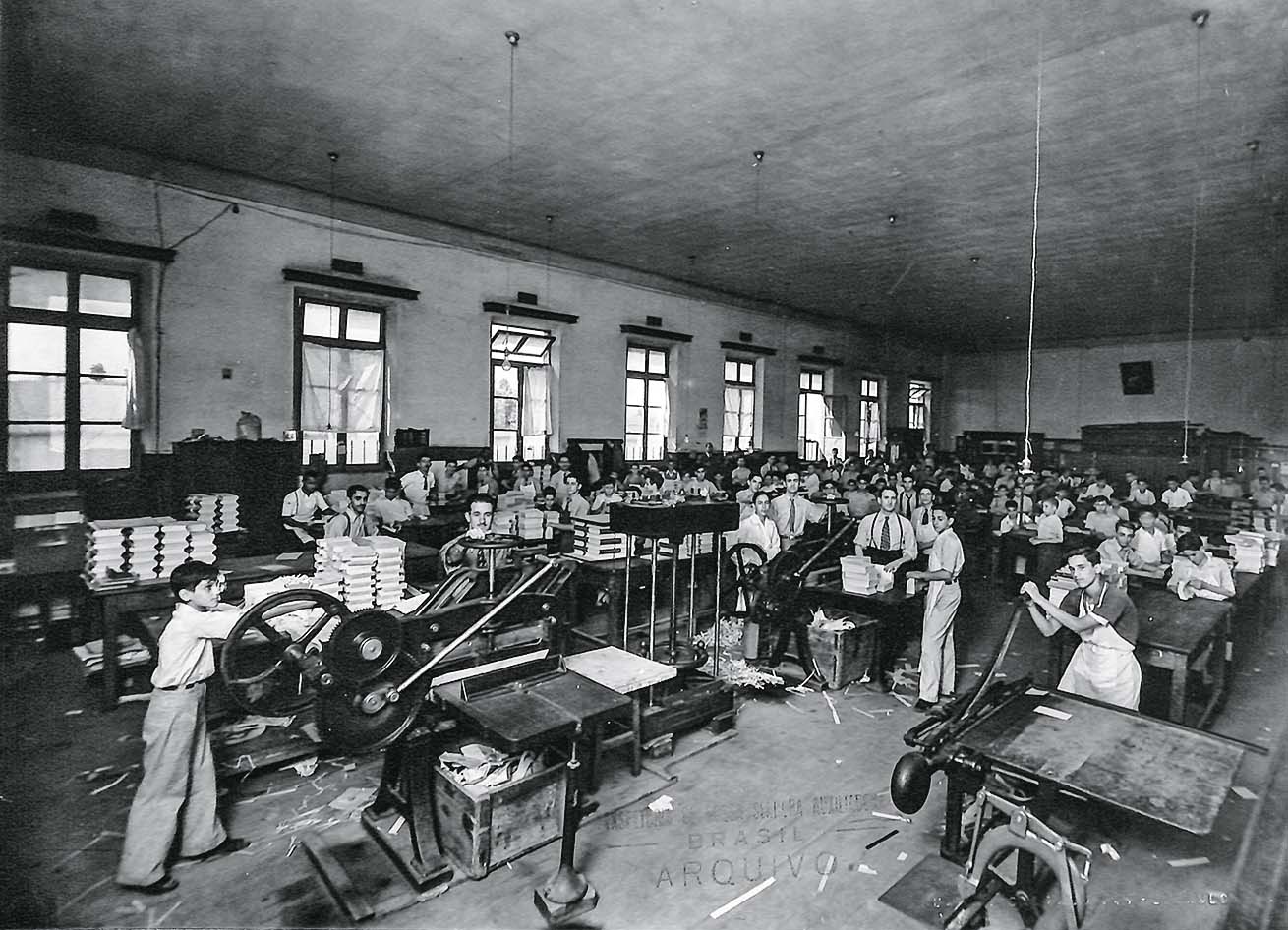 1938-Escolas-Profissionais-Encardenação-foto-01.jpg Liceu Coração de Jesus completa 135 anos de história