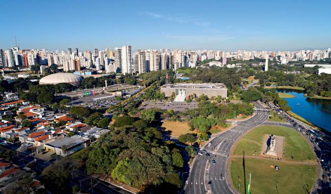 Minibrasília no Ibirapuera: os prédios públicos que abocanham o parque