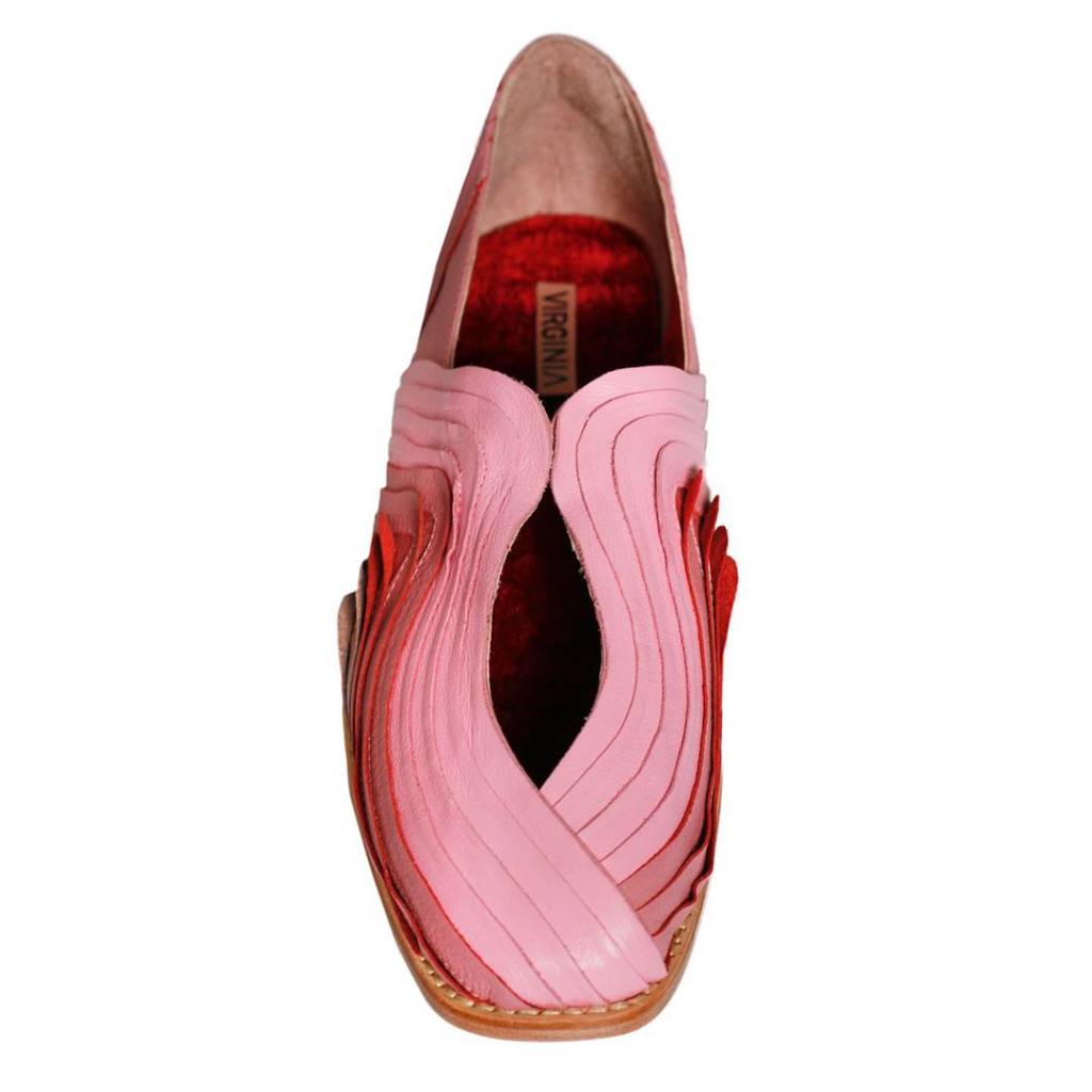 Virgínia Barros – sapato Simone de Beauvoir (REPRODUÇÃO-INSTAGRAM) Virgínia Barros – sapato Simone de Beauvoir (REPRODUÇÃO-INSTAGRAM)