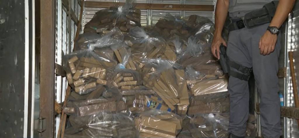 Polícia apreende 1,2 tonelada de maconha na Grande SP