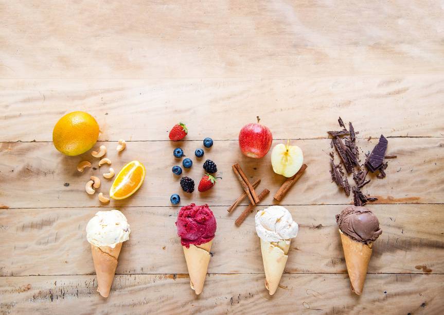 Frida & Mina: maçã com canela, laranja com castanha-de-caju, frutas vermelhas e chocolate