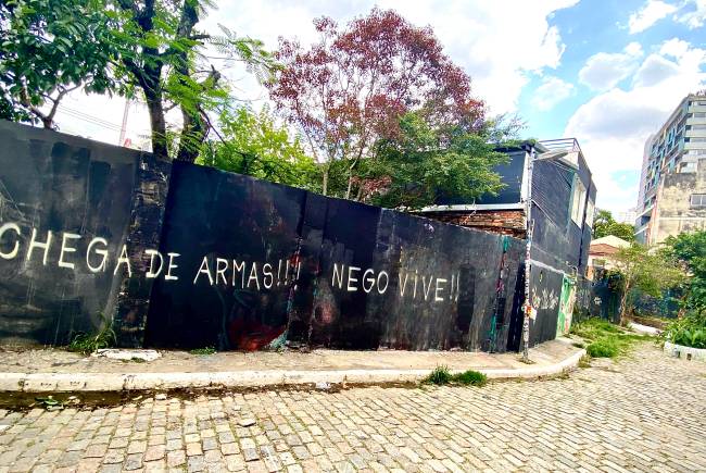 Beco do Batman: luto e protesto após PM matar artista