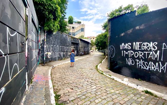 Beco do Batman: luto e protesto após PM matar artista