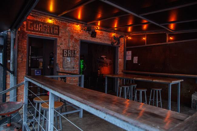 Achados ELO – Guarita Bar Ambiente descolado: varanda arejada