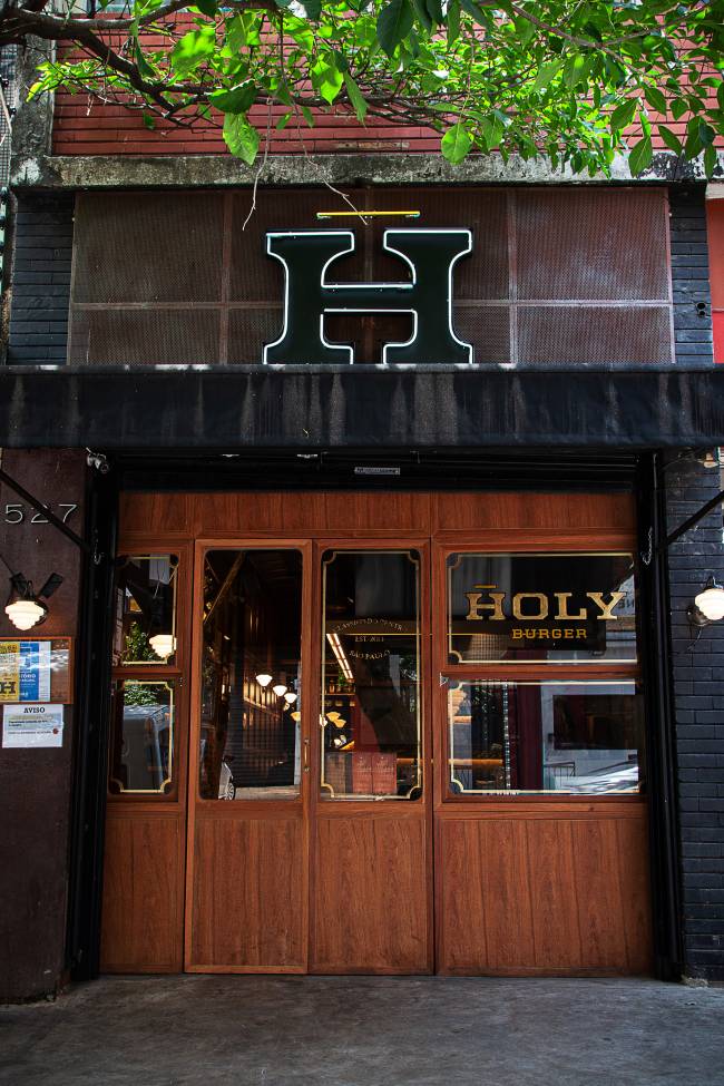 Achados ELO – Holy Burger Fachada Achados ELO - Holy Burger Fachada