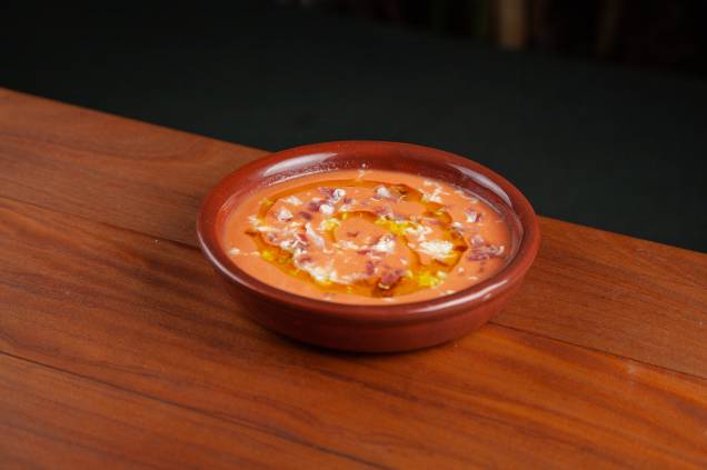 Sopa fria: com tomate e jamón