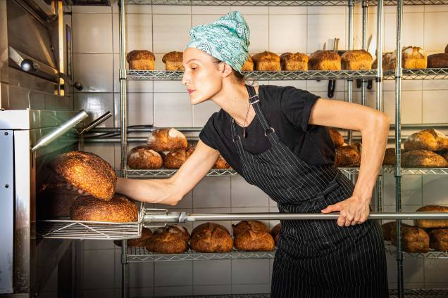 Izabela Tavares: pães agora podem ser achados em uma pequena loja