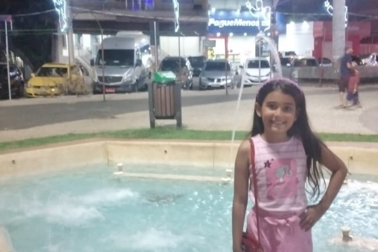 julia Criança de 8 anos morre eletrocutada após encostar em decoração de Natal