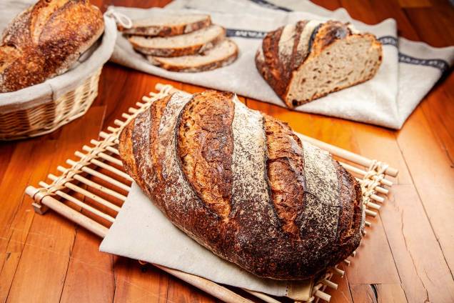 Pão rústico: com farinha de trigo integral e centeio