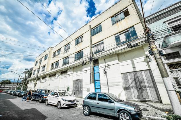 Prédio locado pela Caixa Econômica Federal, por 50.000 reais mensais e construção pertencente à União e subutilizada: 200 metros de distância Prédio locado pela Caixa Econômica Federal, por 50.000 reais mensais e construção pertencente à União e subutilizada: 200 metros de distância