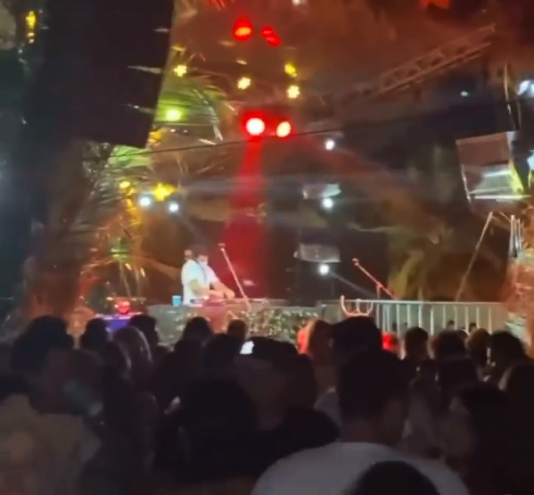 Perfil Faz Sucesso Com Denuncias De Confraternizacoes De Reveillon Veja Sao Paulo Clique em botões de download e obtenha a nossa melhor seleção de imagens png flor com fundo transparente para totalmente gratuito. perfil faz sucesso com denuncias de