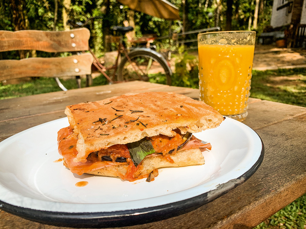 No Alto da Serra da Cantareira, Miolo Padaria Café é um refúgio na capital