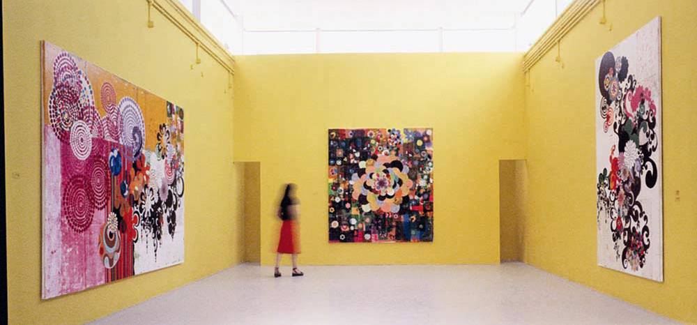 Pavilhão brasileiro na Bienal de Veneza em 2003: sua inserção internacional e participação prestigiosa em uma das mais importantes mostras do circuito artístico mundial também se fez graças a trabalhos em acervos de instituições como o MoMA, de Nova York, e o parisiense Pompidou