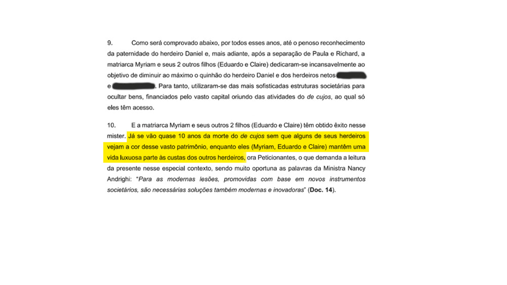 Trechos de documento quanto Bruna ainda usava o antigo nome