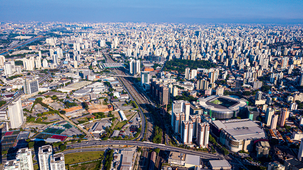 Palmeiras-Barra Funda: localizada ao ao lado de bairros como Perdizes e Pompeia, shoppings, parques e universidades