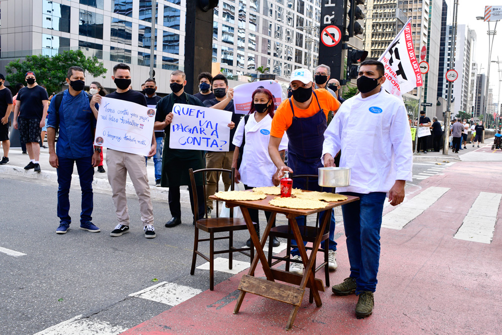 Protesto na Paulista: empresários e funcionários do setor