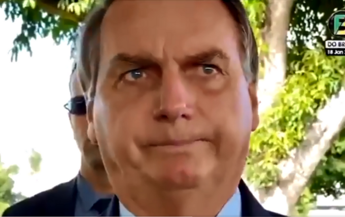 imagem do rosto de Jair Bolsonaro sem máscara