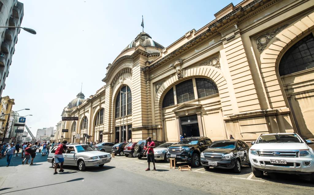 ‘Golpe da fruta’ no Mercado Municipal de SP é denunciado por internautas