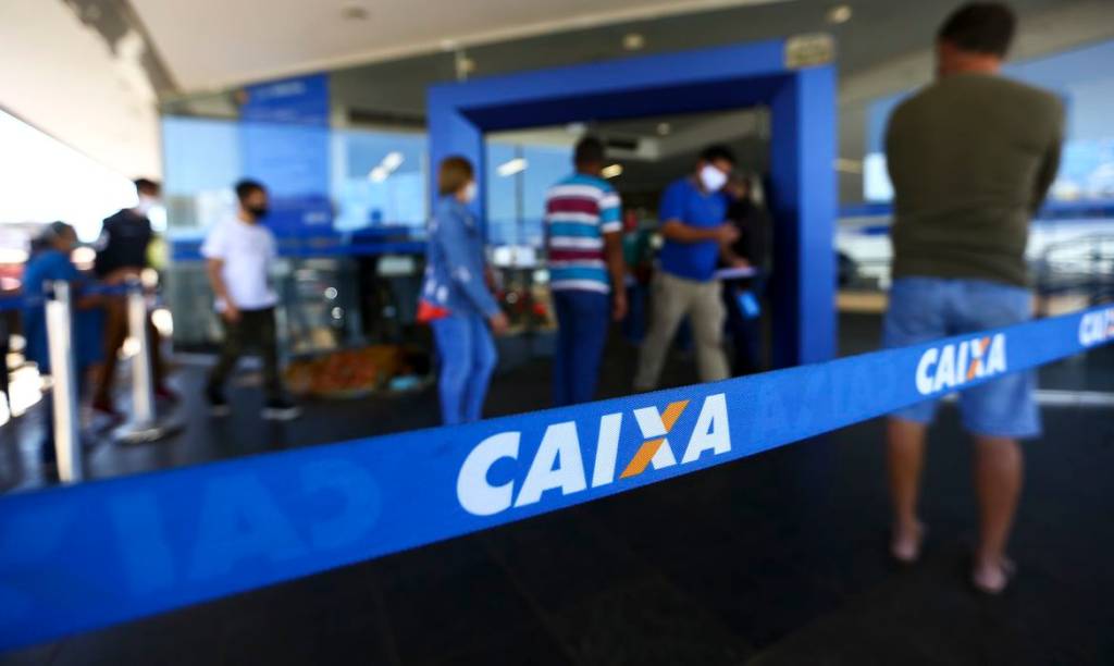 Funcionários da Caixa entram em greve e fecham algumas agências