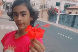 Menina trans de 13 anos é espancada até a morte