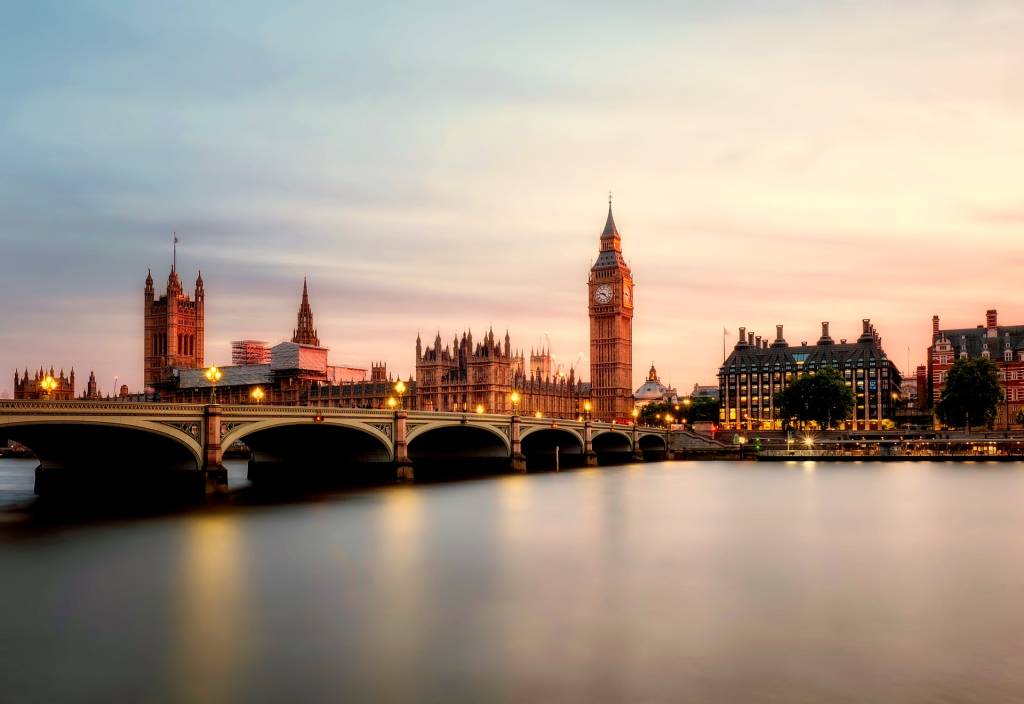 Foto mostra imagem panorâmica da cidade de Londres