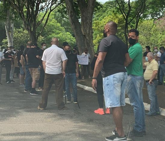 manifestacao Proprietários e funcionários: reunião na Praça Vinicius de Moraes