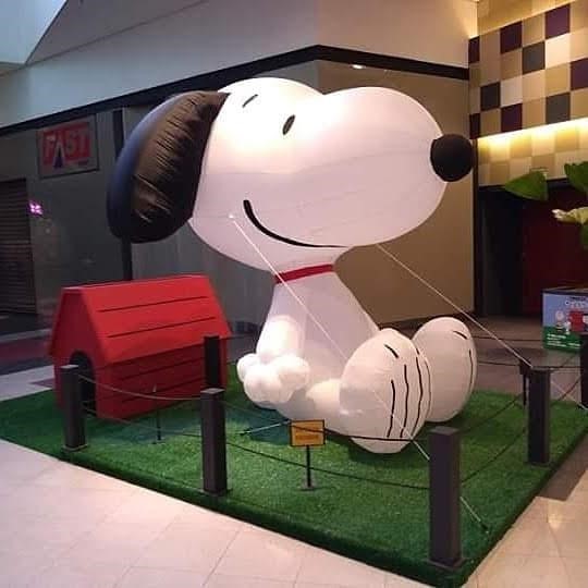 Boneco inflável do Snoopy
