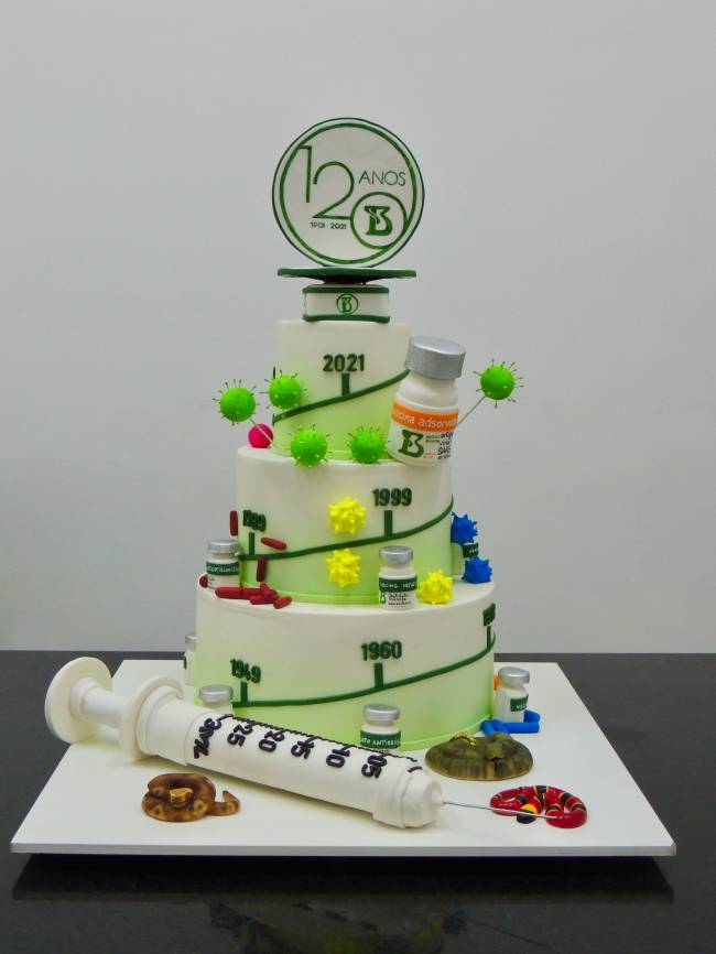 Foto bolo 120 Anos Instituto Butantan – Carlo’s Bakery Foto bolo 120 Anos Instituto Butantan - Carlo's Bakery