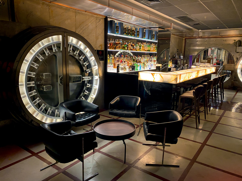 Bar do Cofre: instalado no Farol Santander