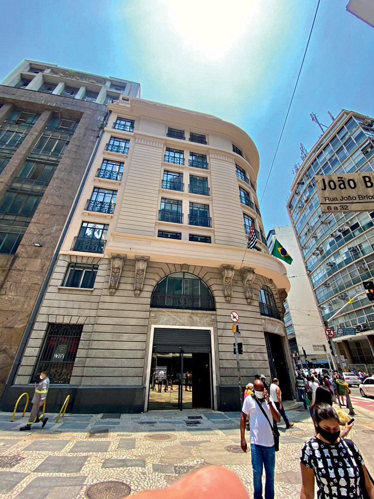 Café, coworking e sede para 300 analistas financeiros no Centro: na mesma quadra do Farol Santander