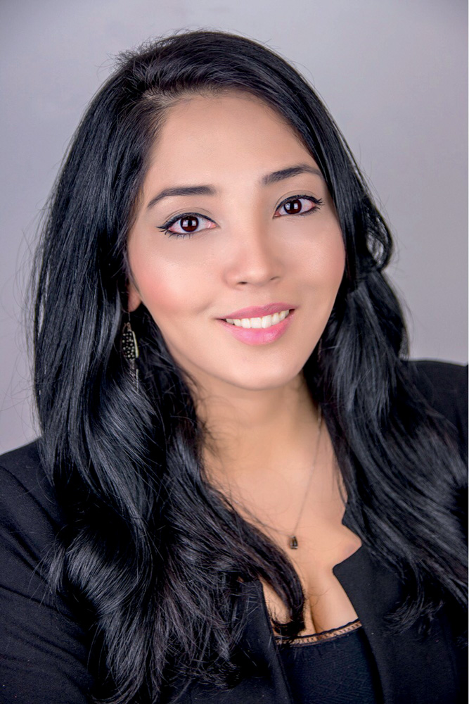 Monika Hosaki (ARQUIVO PESSOAL).jpg Monika Hosaki, imagem frontal