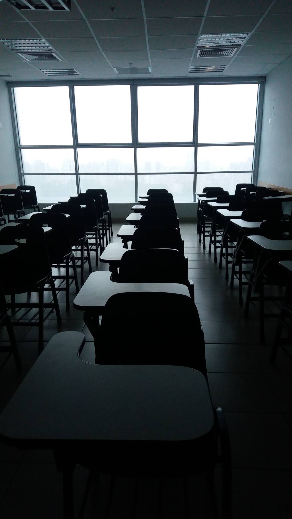 Sala de aula: vazias durante a pandemia da Covid-19
