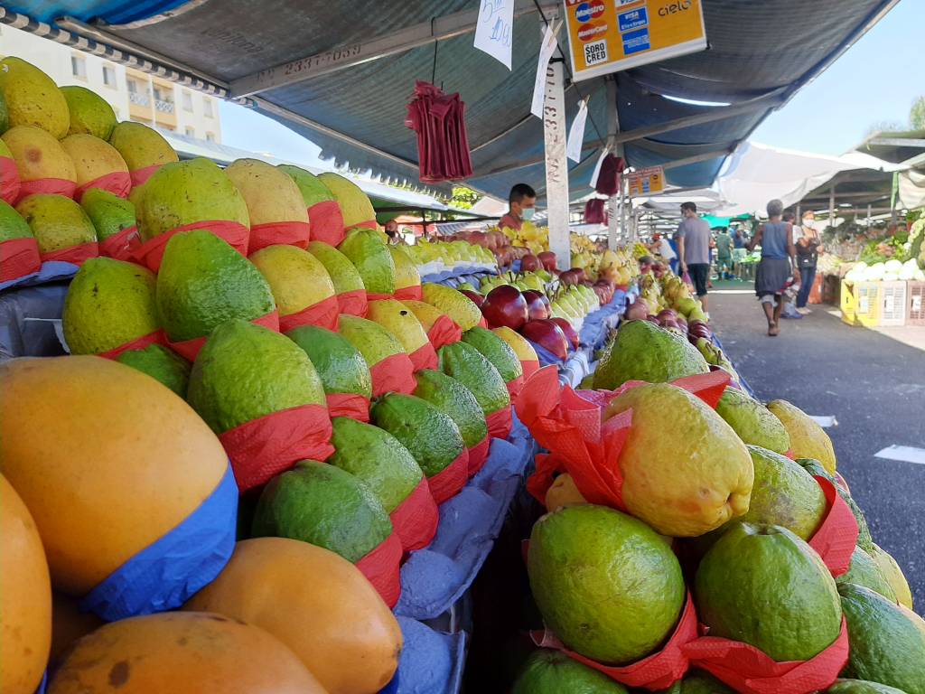 Barraca de frutas em feira da Mooca, no dia 14 de março de 2021
