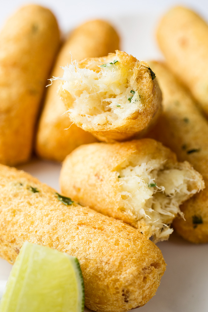 Dona Felicidade: bolinho de bacalhau é uma das opções de entrada