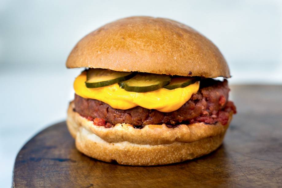Plant burger: hambúrguer é feito de proteína texturizada de ervilha