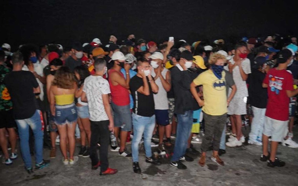 Festa Polícia acaba com festa para 500 pessoas no Capão Redondo