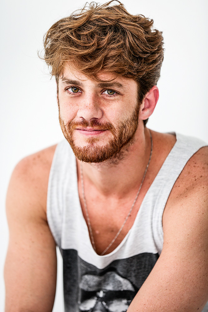de mudança Leonardo Miggiorin (Gabriel Felix).jpg Leonardo Miggiorin sorrindo para a foto