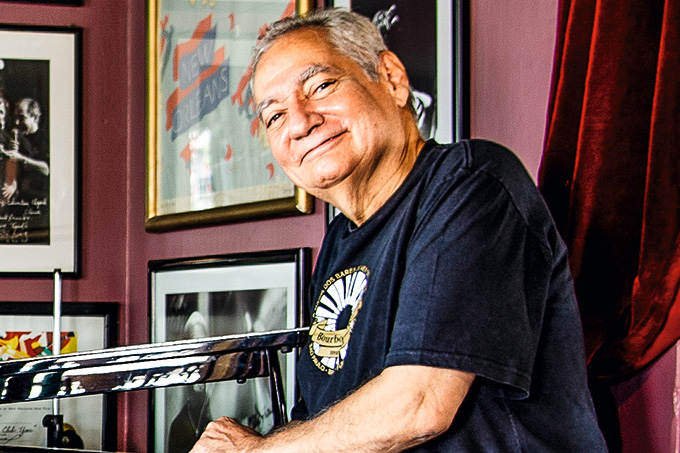 “O governo deveria nos manter fechados e pagar as contas”