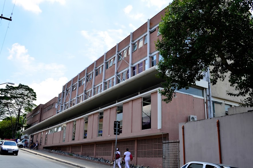Imagem mostra fachada do prédio do Hospital Tide Setúbal